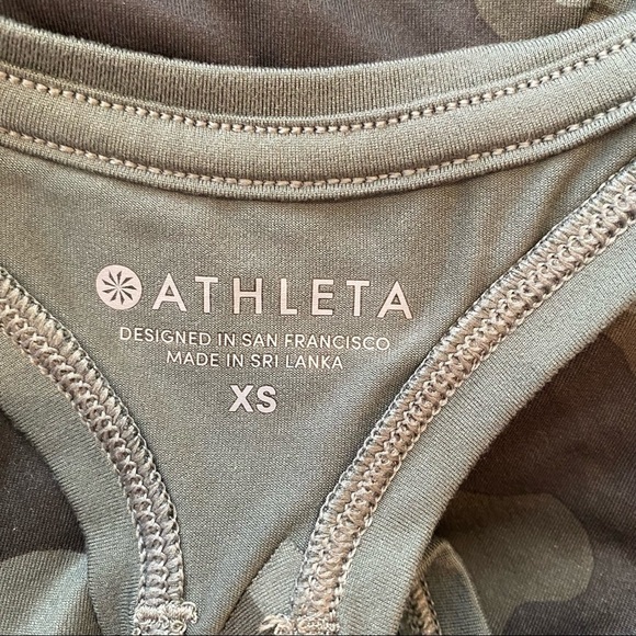 Athleta Limitless Camo Olive Keyhole Tank size XS - Picture 7 of 7